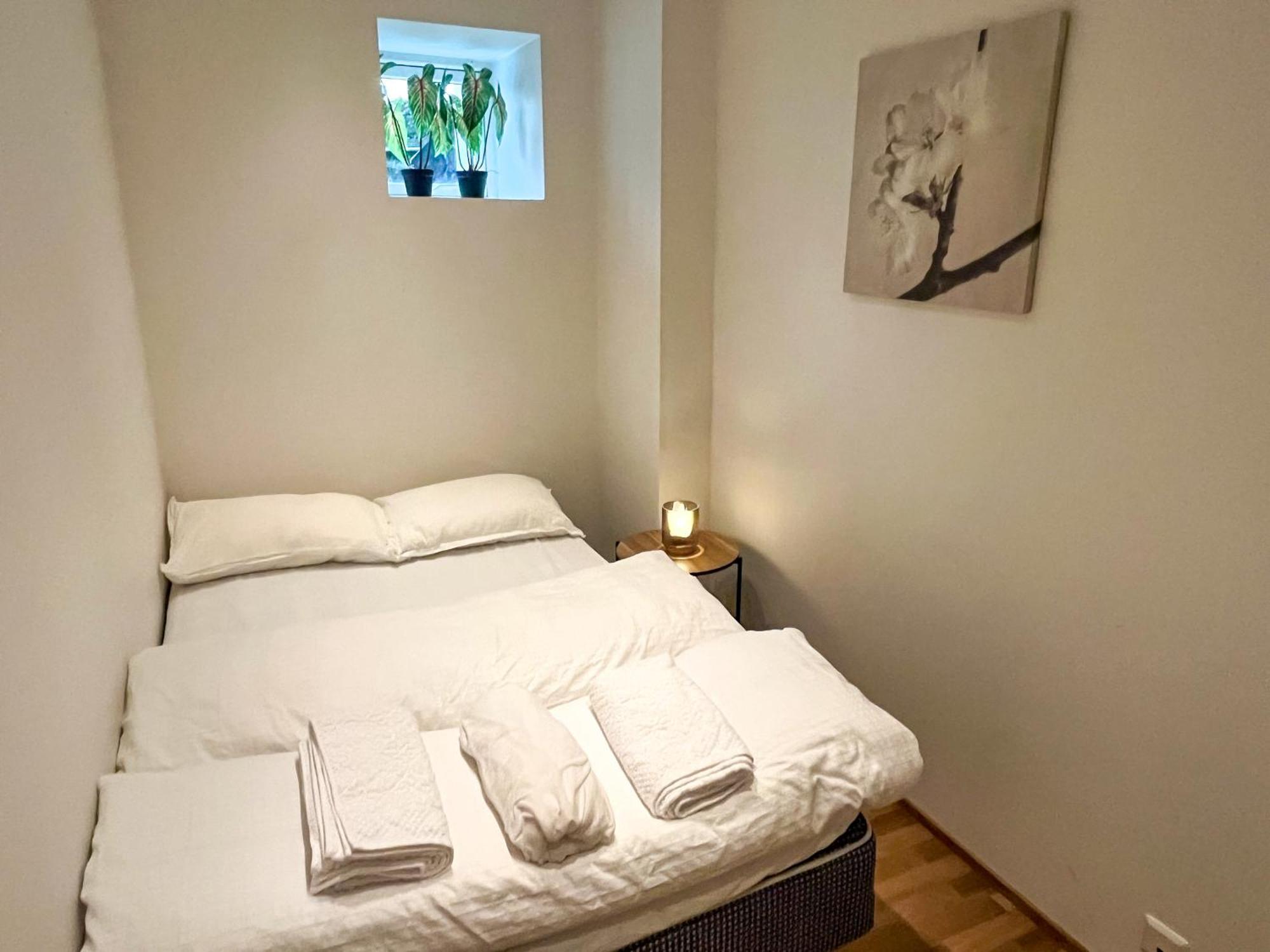 Two-Bedroom City Apartment With Fire Place, Free Parking And Fjordview Terrace - Calm And Central Ålesund Buitenkant foto